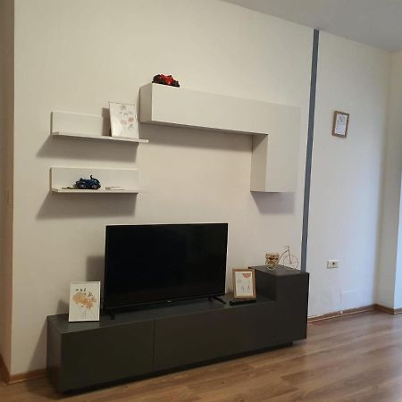 Heris'S Apartment Tirana Zewnętrze zdjęcie